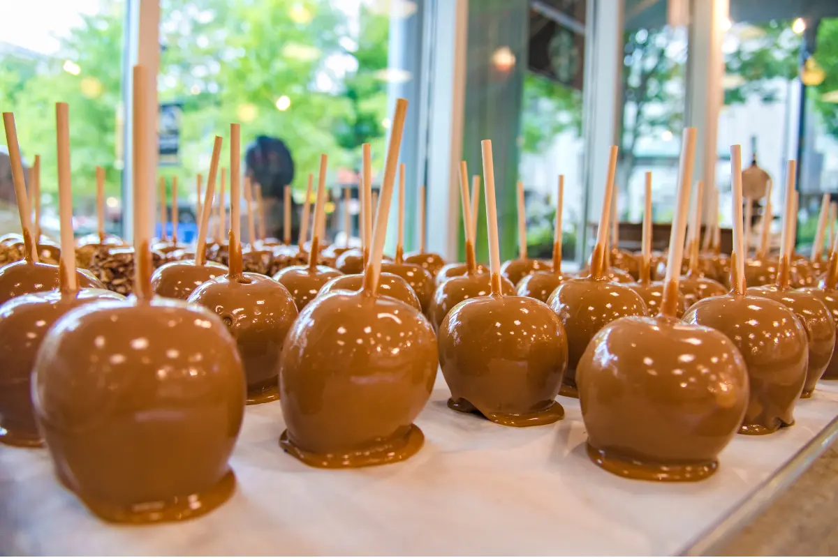 Ultimate Guide to Apple Pie Caramel Apples: A Fall Delight